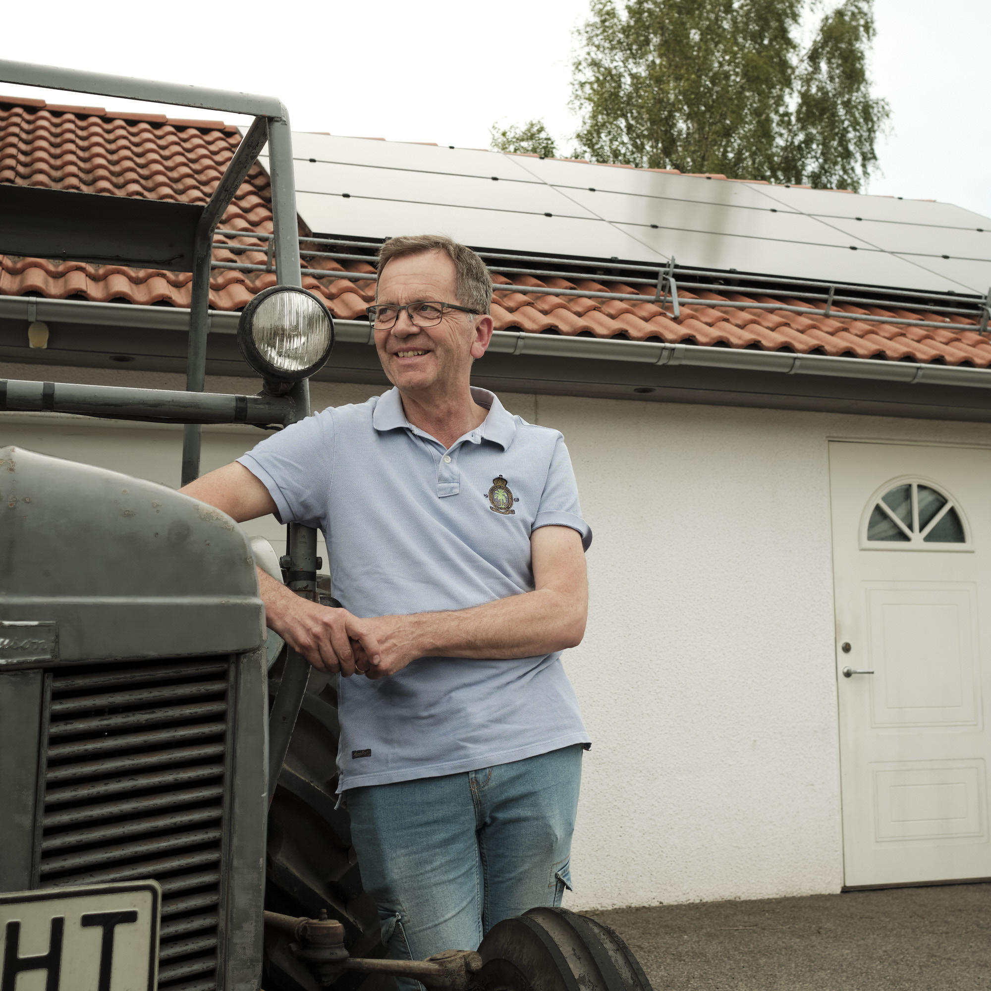Jan Claesson från Vårgårda är nöjd med sina solceller på taket.